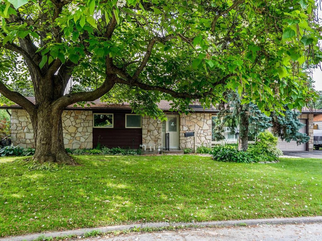 84 Cleadon Drive, Crystal Bay - Rocky Point - Bayshore, ON K2H 5P3