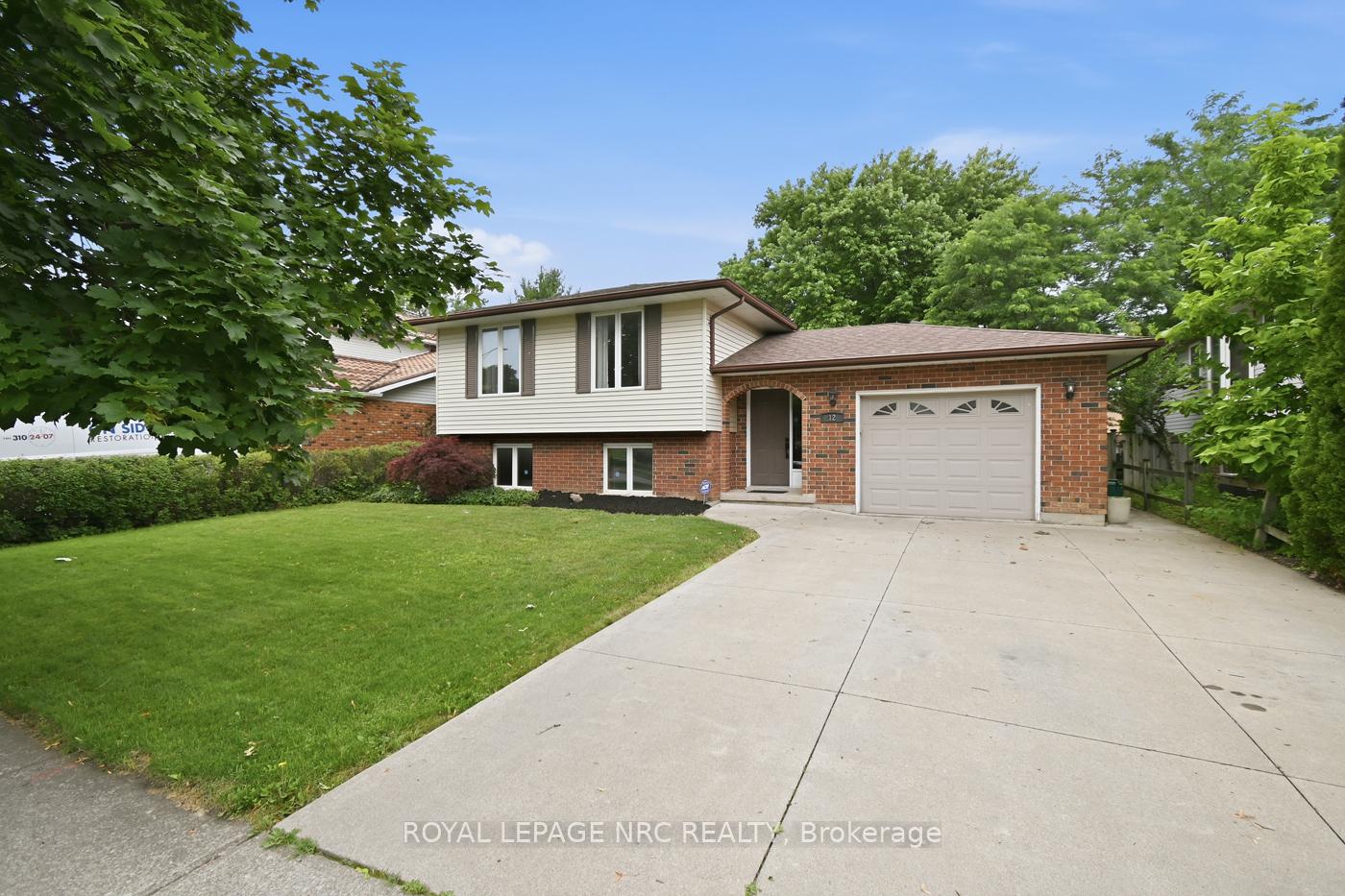 12 Harvest Oak Drive, St. Catharines, ON L2S 3H5