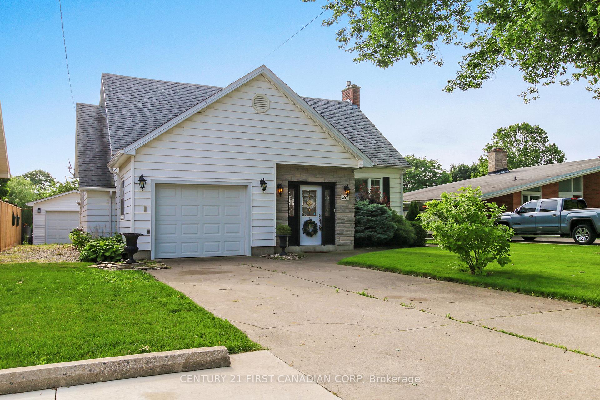 26 Grand Avenue, Chatham-Kent, ON N8A 4J9