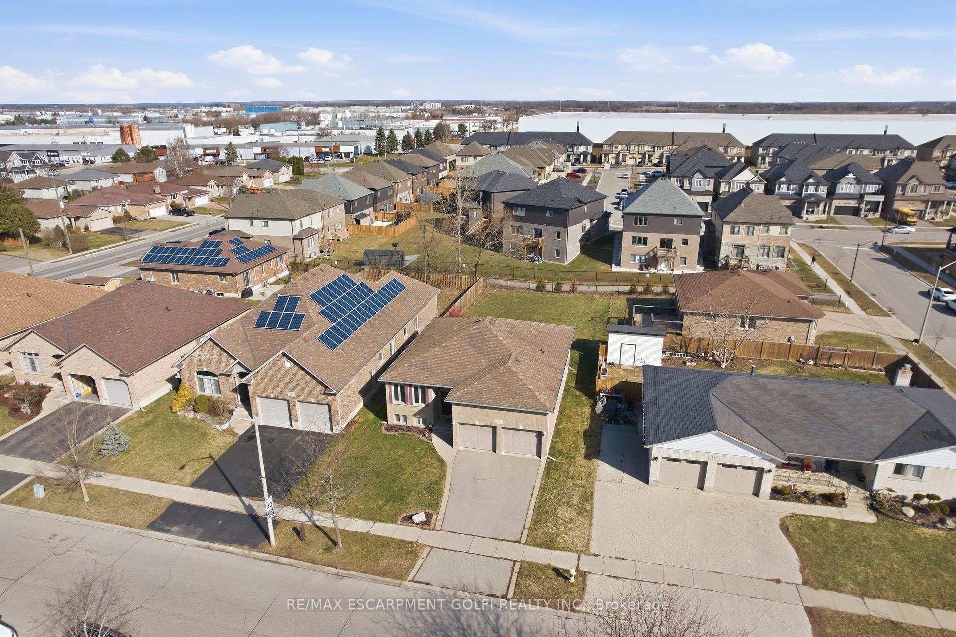 9 Pace Avenue, Brantford, ON N3S 7V4