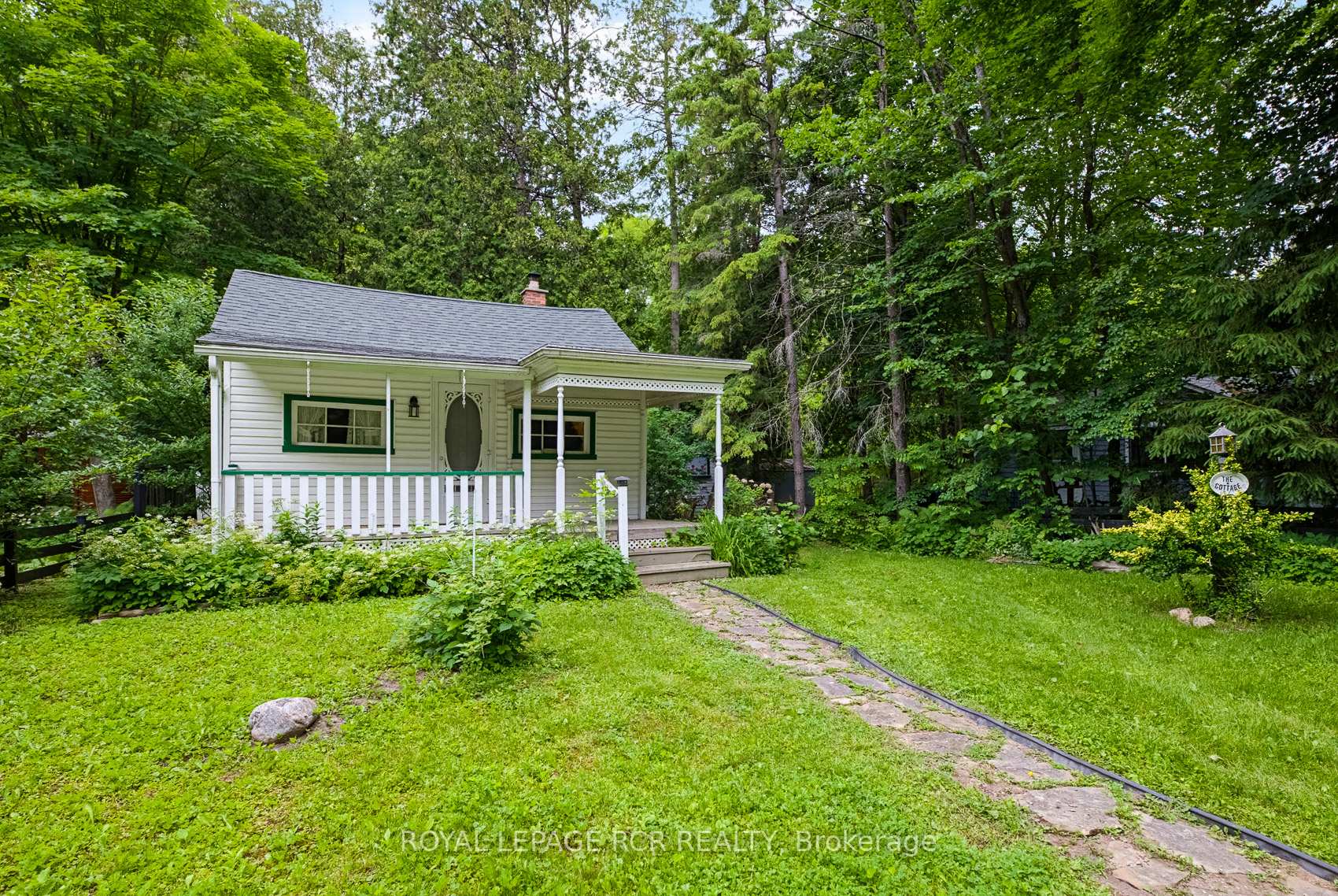 18 Cottage Road, Mono, ON L9W 6C4