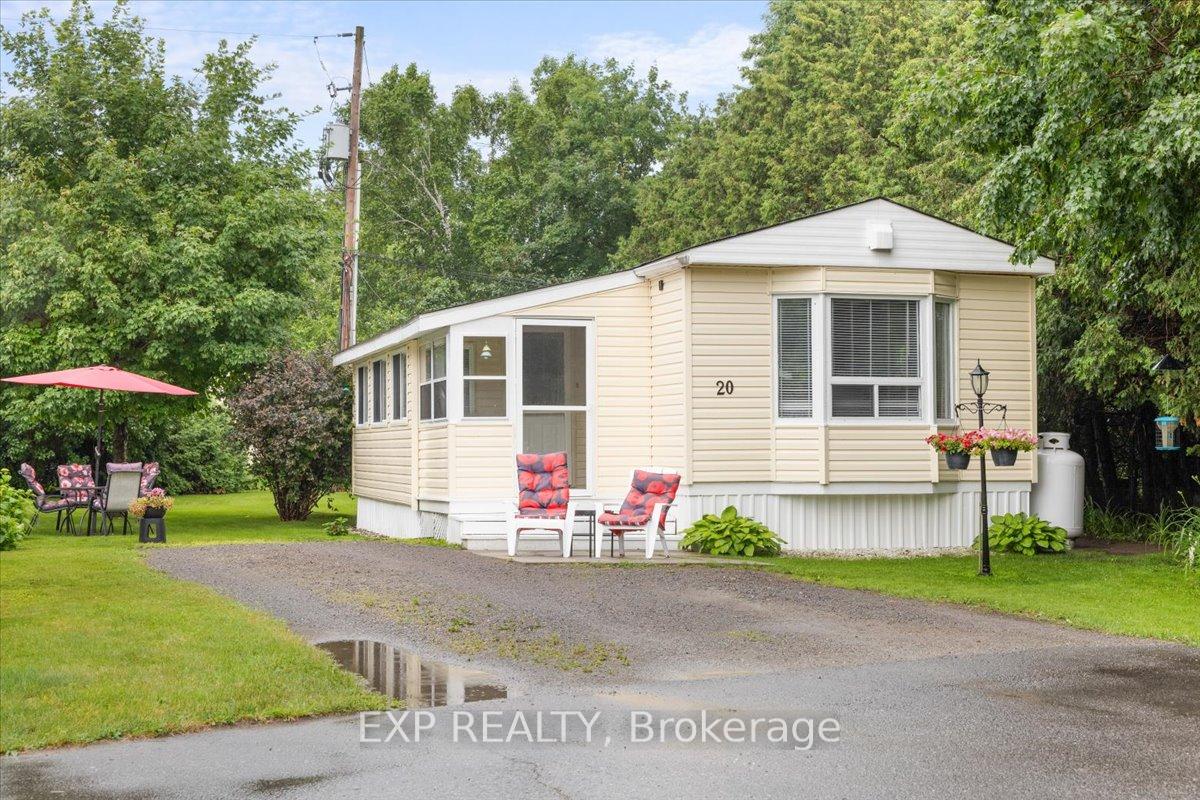 20 Pinewood Avenue, Beckwith, ON K7C 3P1