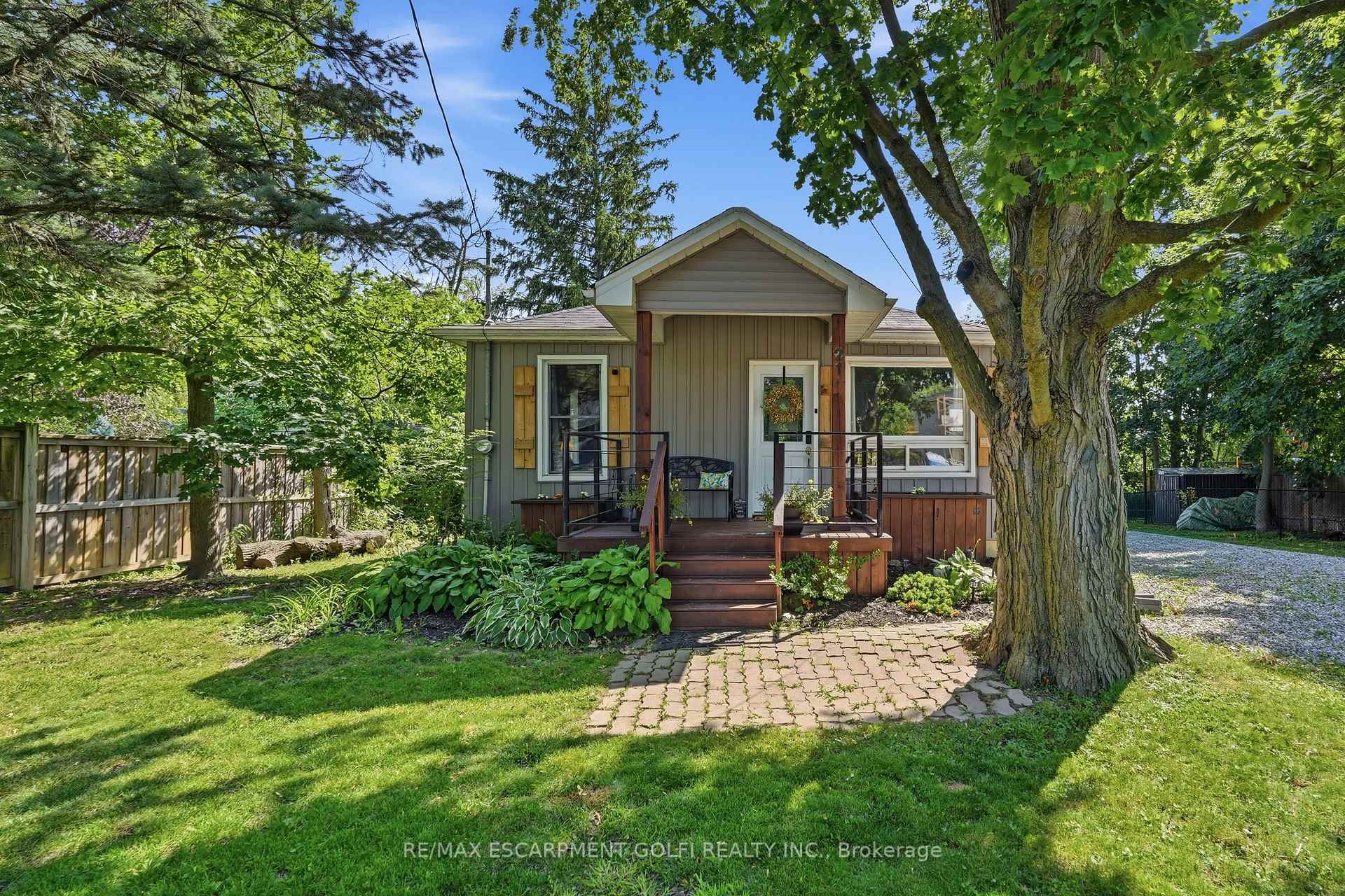 21 RENFREW Street E, Haldimand, ON N3W 1E8