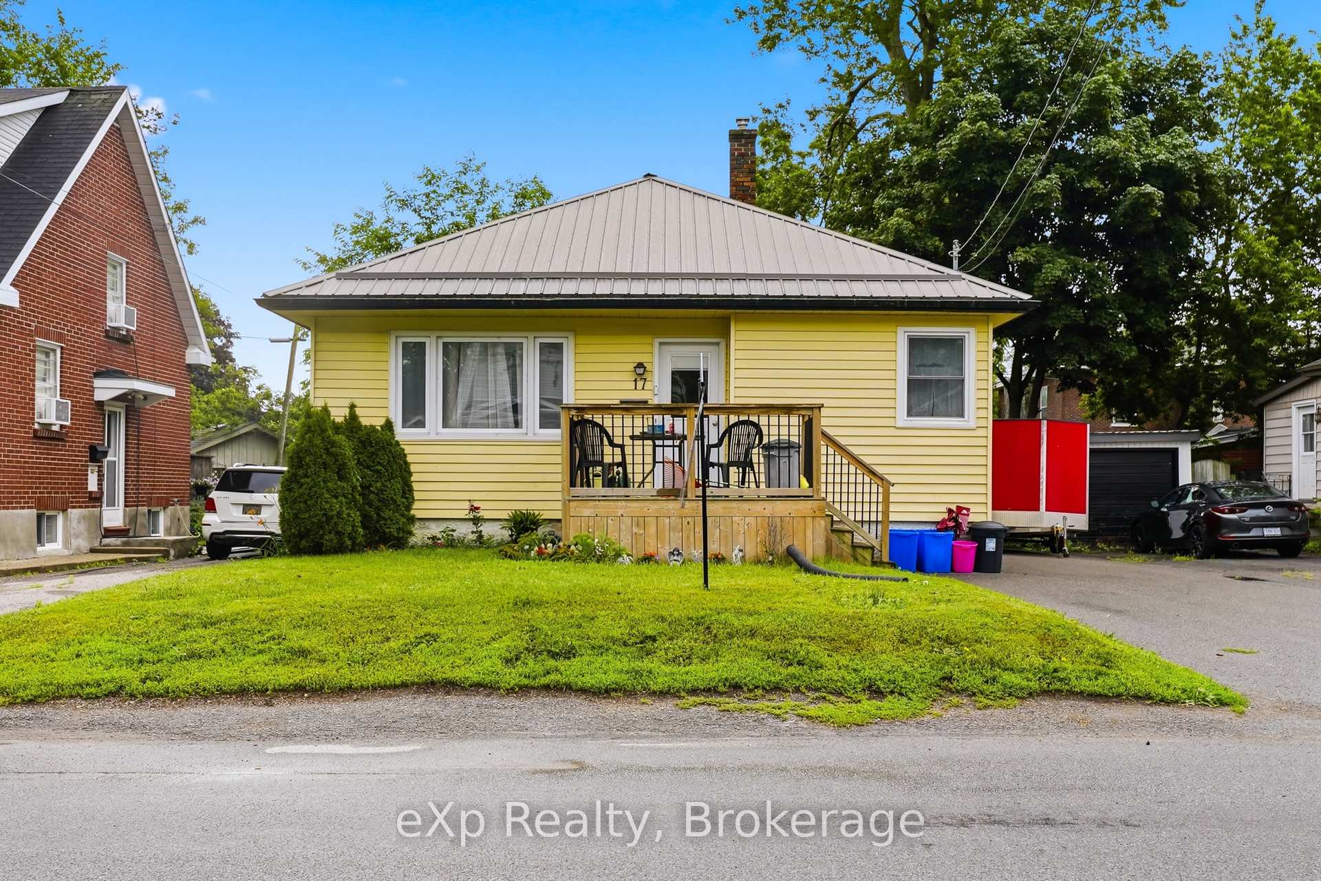 17 Burton Street, Belleville, ON K8P 1E5