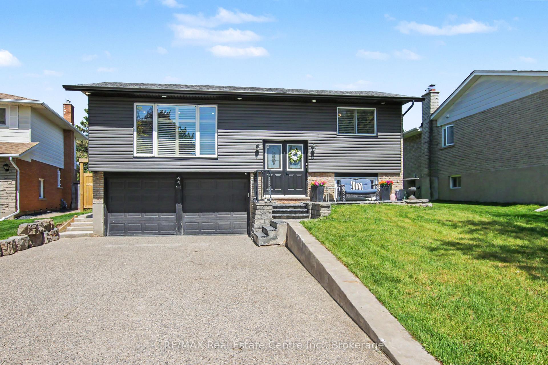 44 Oakhurst Crescent N, Kitchener, ON N2B 3K3