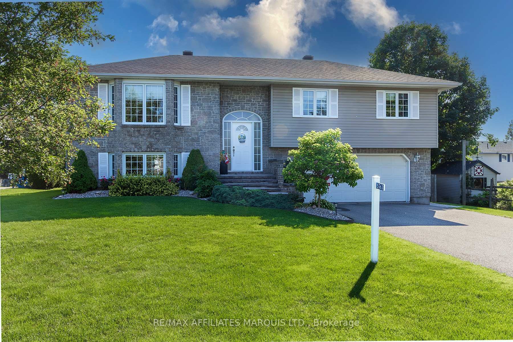 5563 Bridlewood Court, South Dundas, ON K0E 1K0