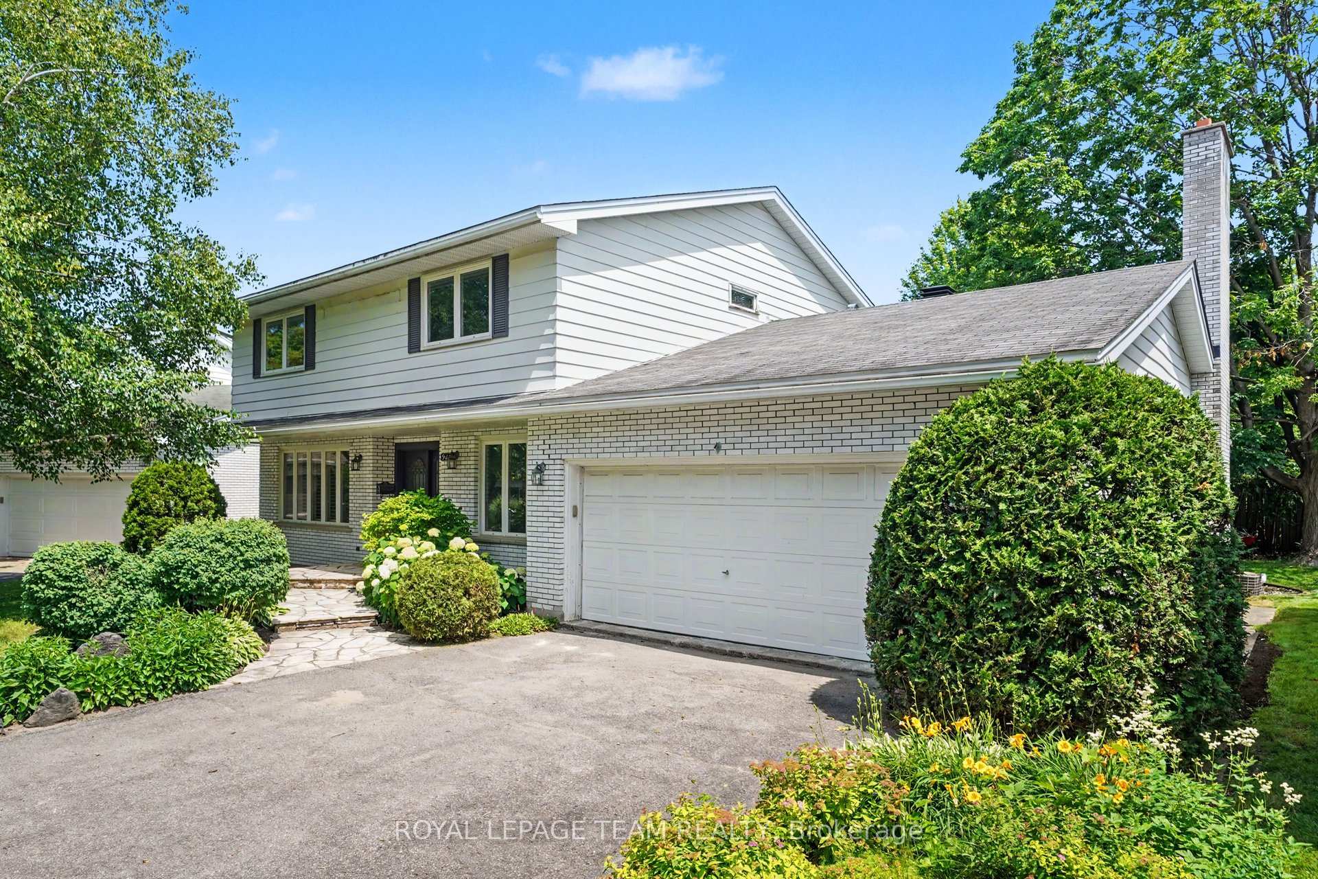 907 Dresden Crescent, Britannia Heights - Queensway Terrace N and Area, ON K2B 5H8