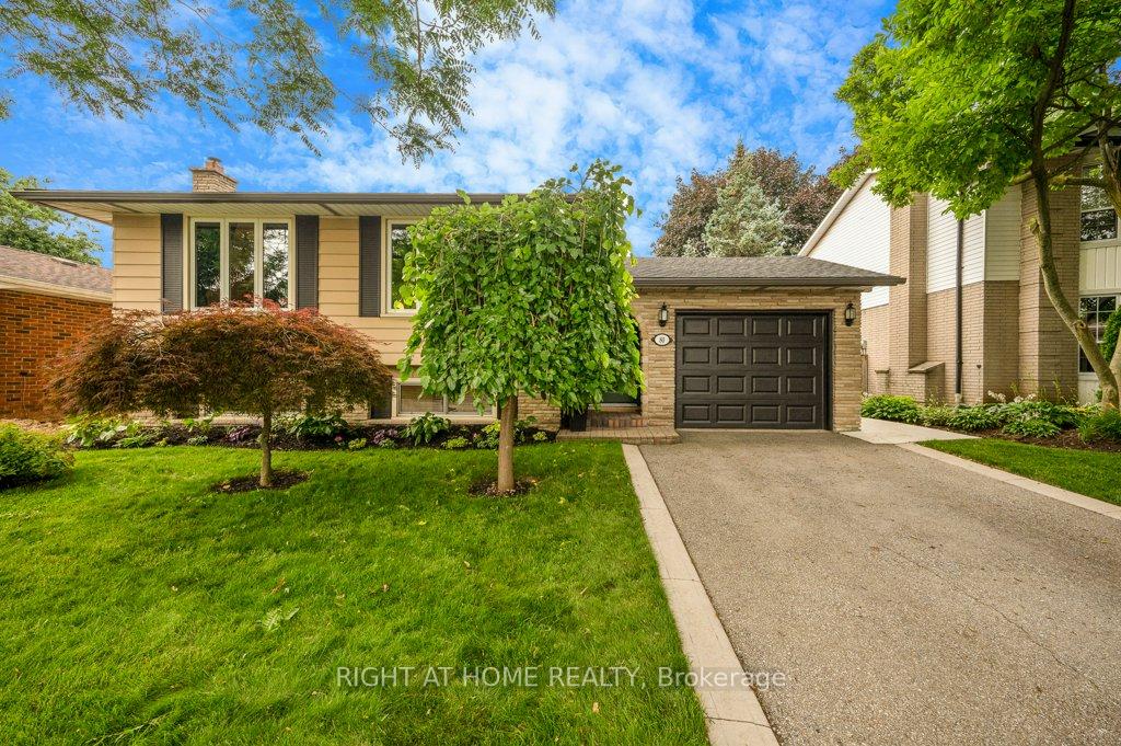 80 Heatherdale Place, Hamilton, ON L9C 6N9