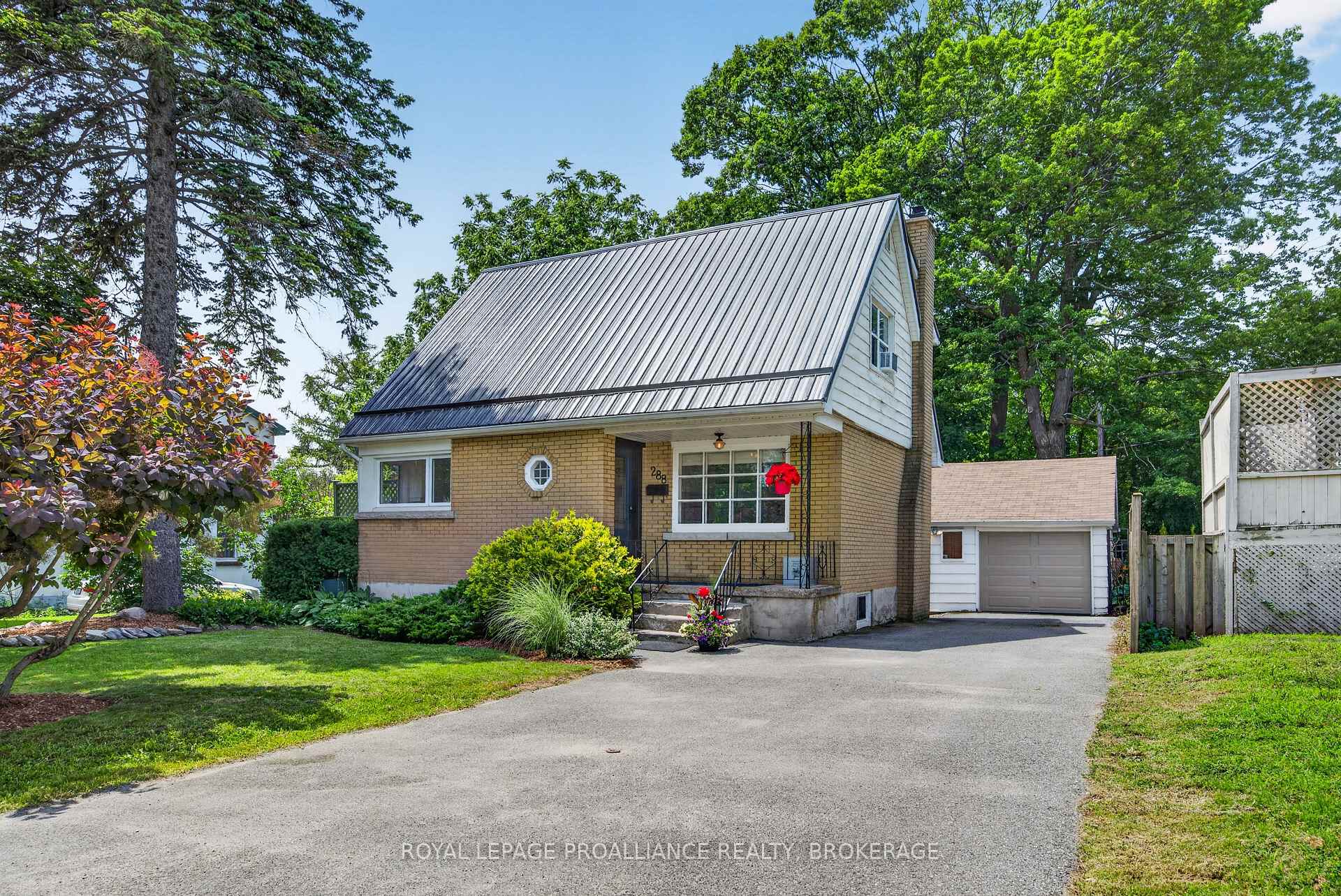 288 Yonge Street, Kingston, ON K7M 1G6