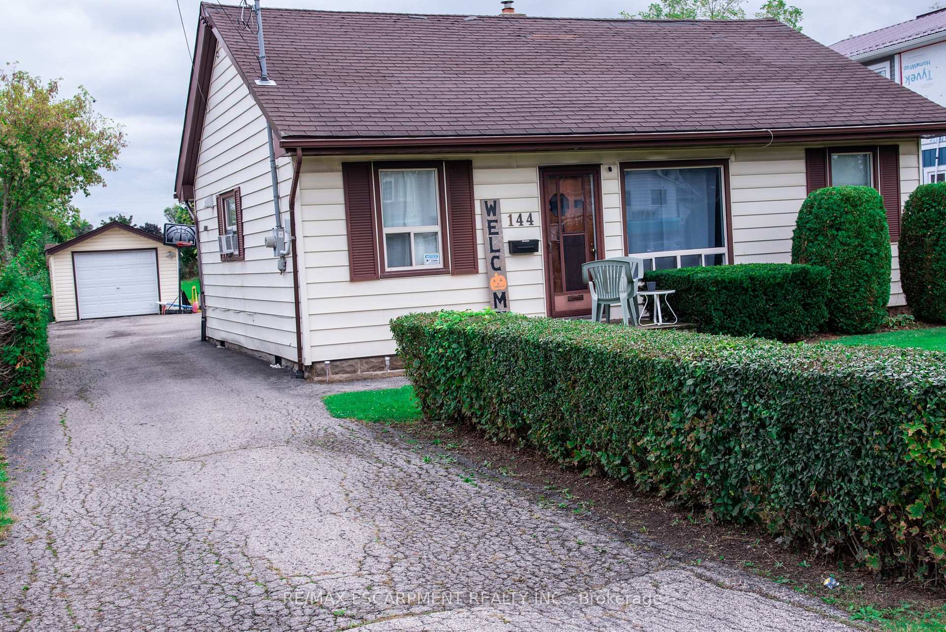144 Green Road, Hamilton, ON L8G 3X1